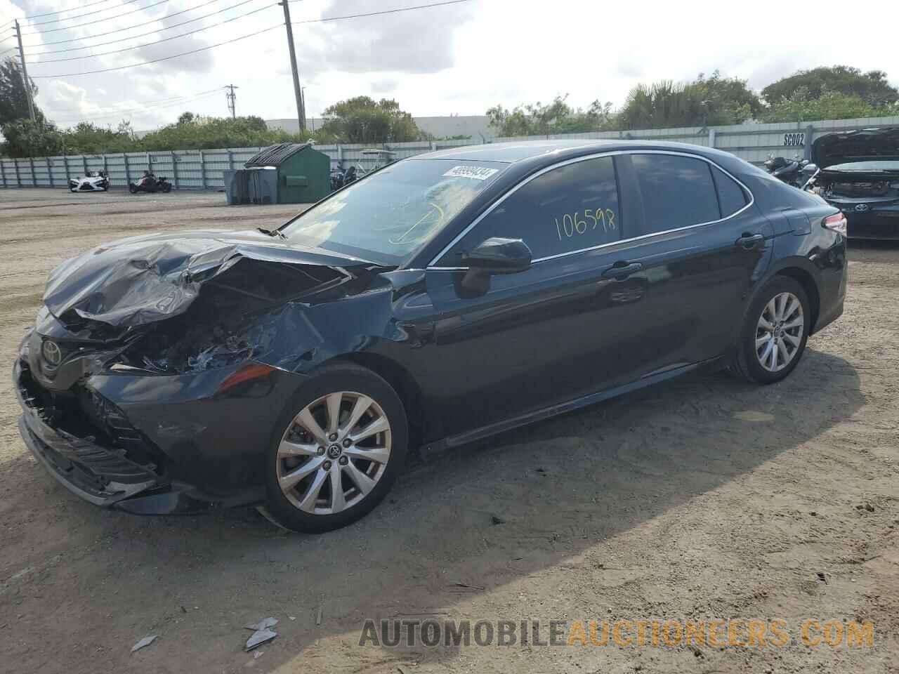 4T1B11HK9JU527705 TOYOTA CAMRY 2018