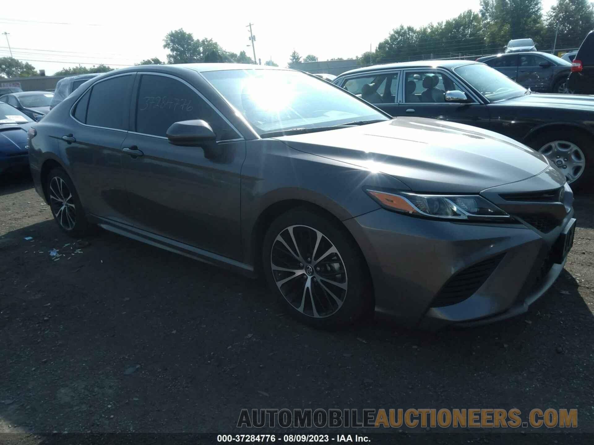 4T1B11HK9JU531821 TOYOTA CAMRY 2018