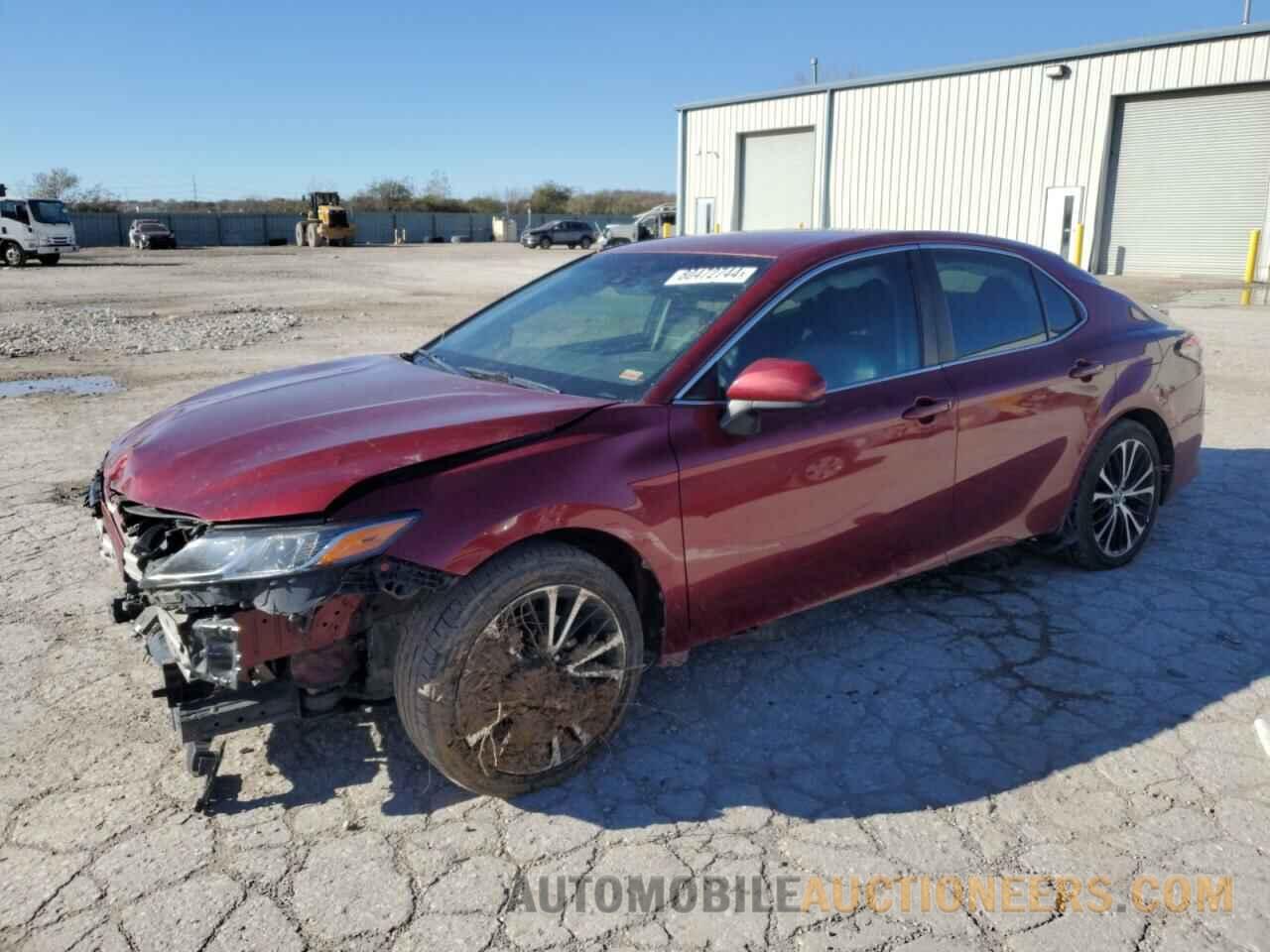 4T1B11HK9JU540924 TOYOTA CAMRY 2018