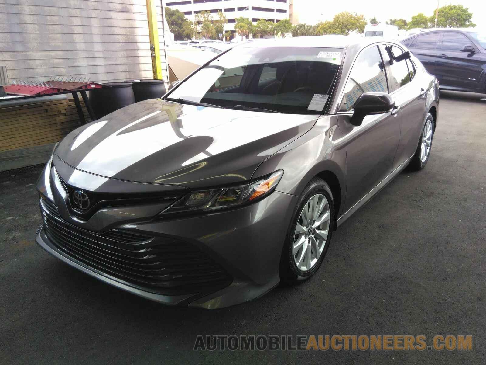 4T1B11HK9JU542589 Toyota Camry LE 2018