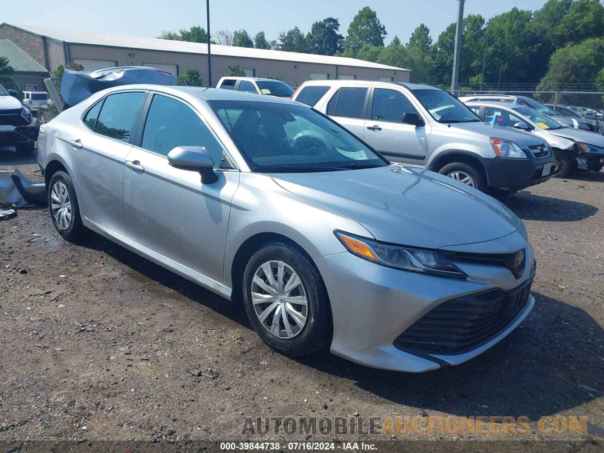 4T1B11HK9JU543032 TOYOTA CAMRY 2018