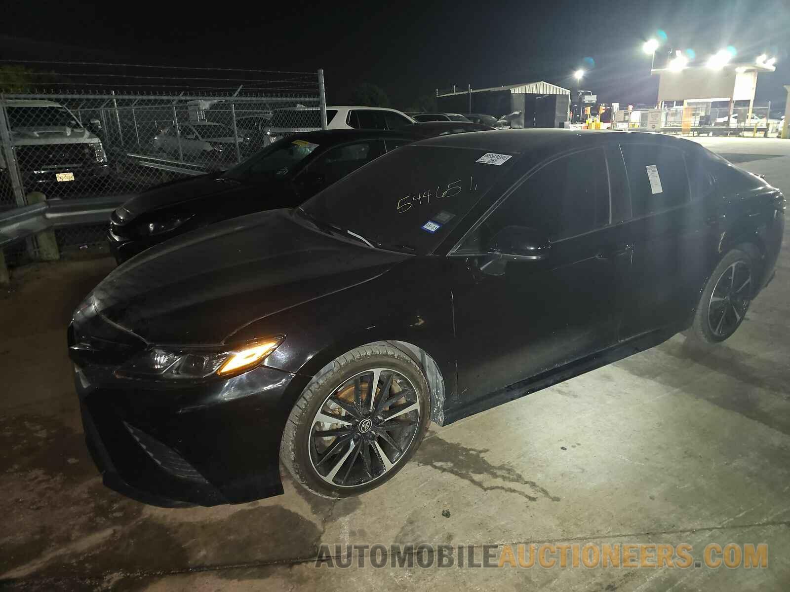 4T1B11HK9JU544651 Toyota Camry 2018