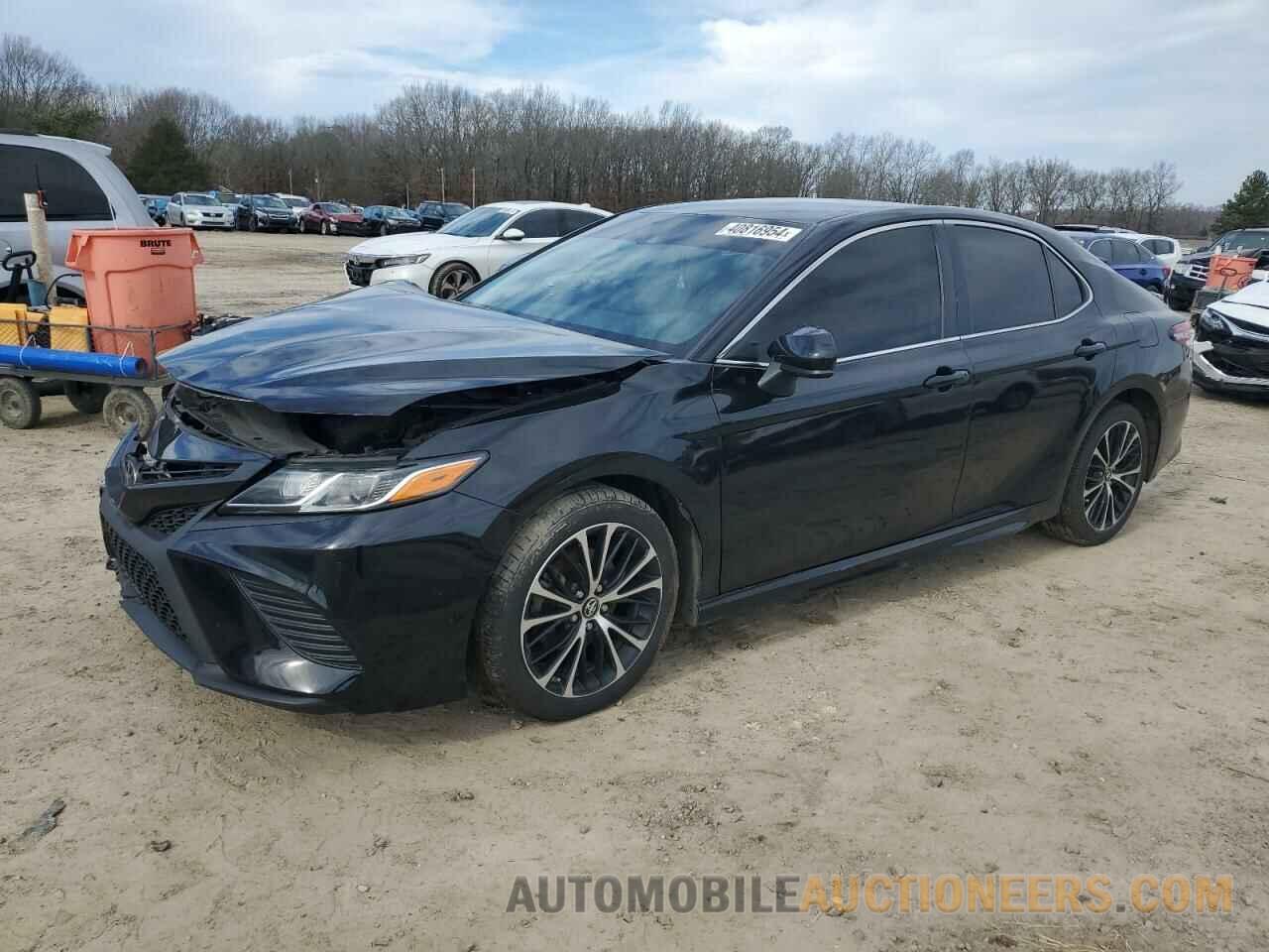 4T1B11HK9JU545525 TOYOTA CAMRY 2018