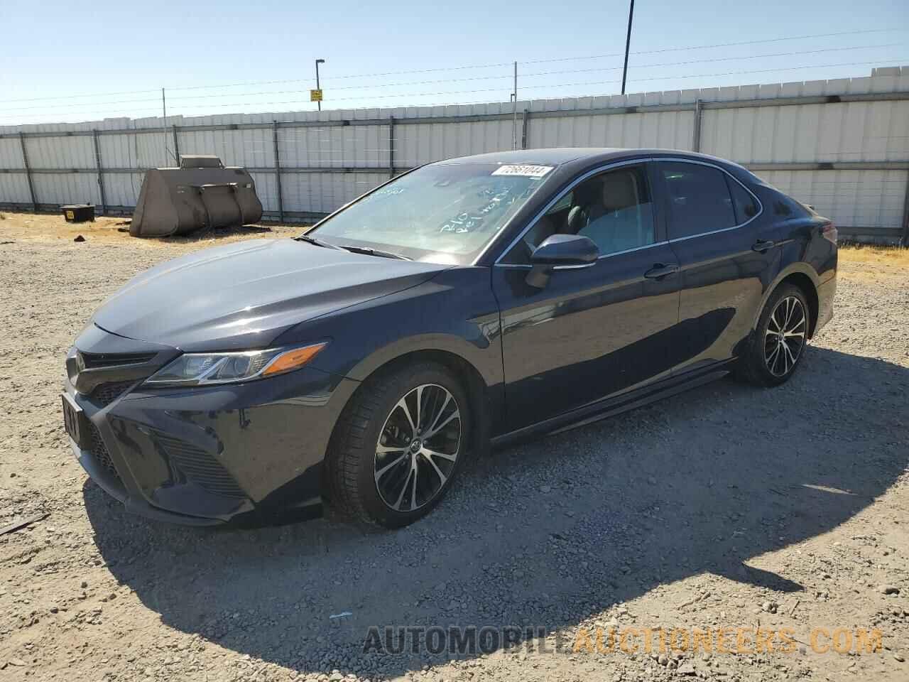 4T1B11HK9JU548215 TOYOTA CAMRY 2018