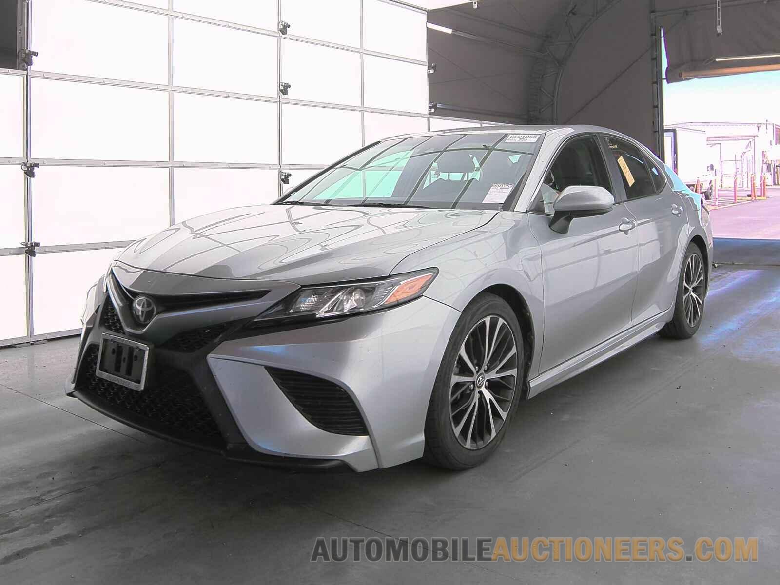 4T1B11HK9JU548571 Toyota Camry 2018