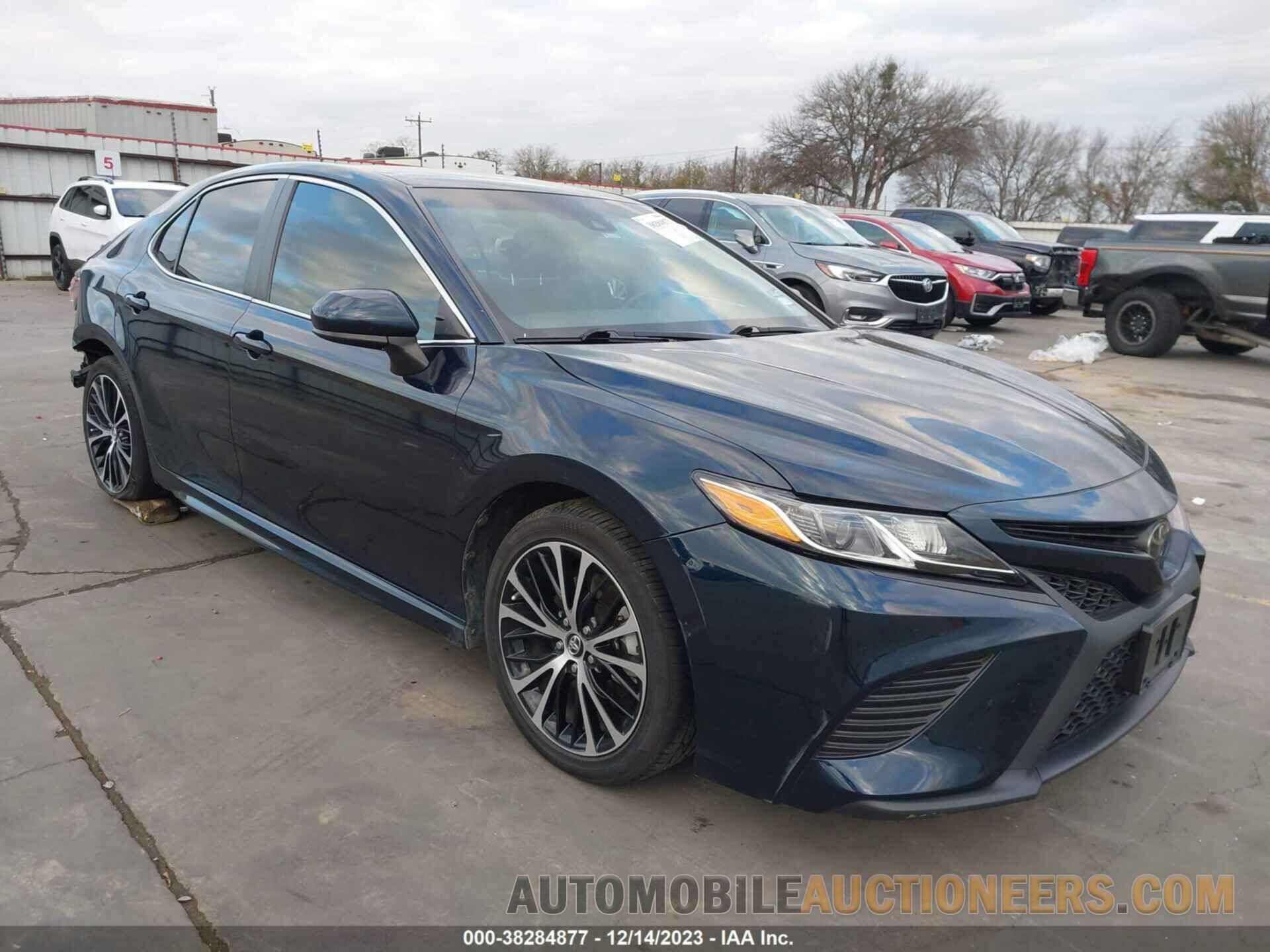 4T1B11HK9JU550840 TOYOTA CAMRY 2018