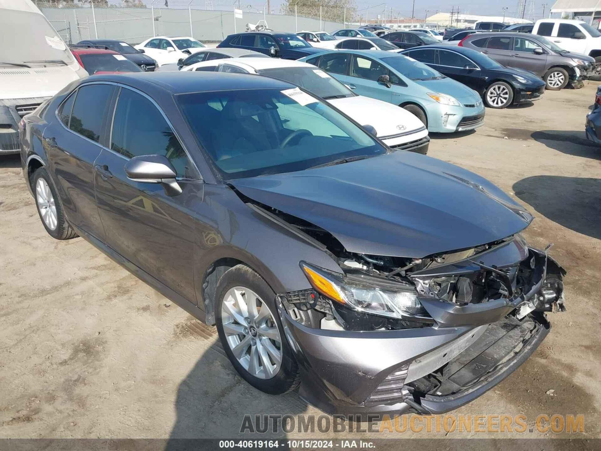 4T1B11HK9JU551647 TOYOTA CAMRY 2018