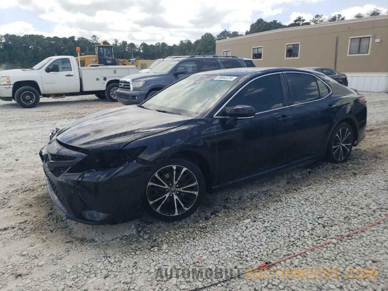 4T1B11HK9JU551650 TOYOTA CAMRY 2018