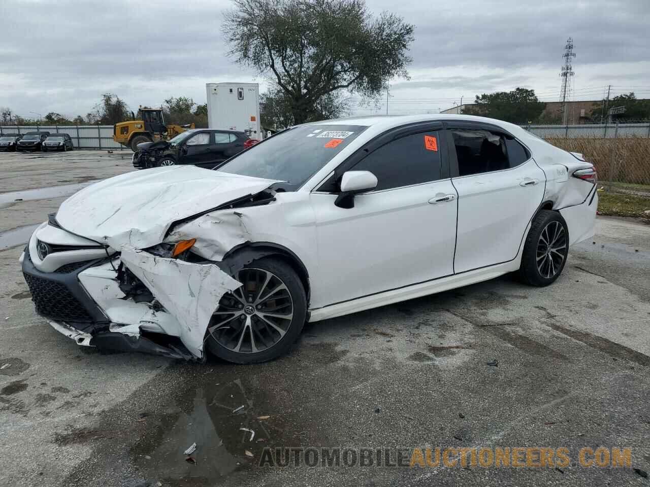 4T1B11HK9JU556539 TOYOTA CAMRY 2018