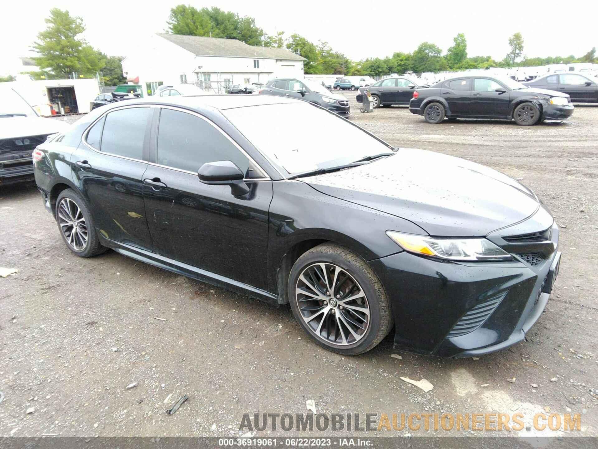 4T1B11HK9JU557884 TOYOTA CAMRY 2018