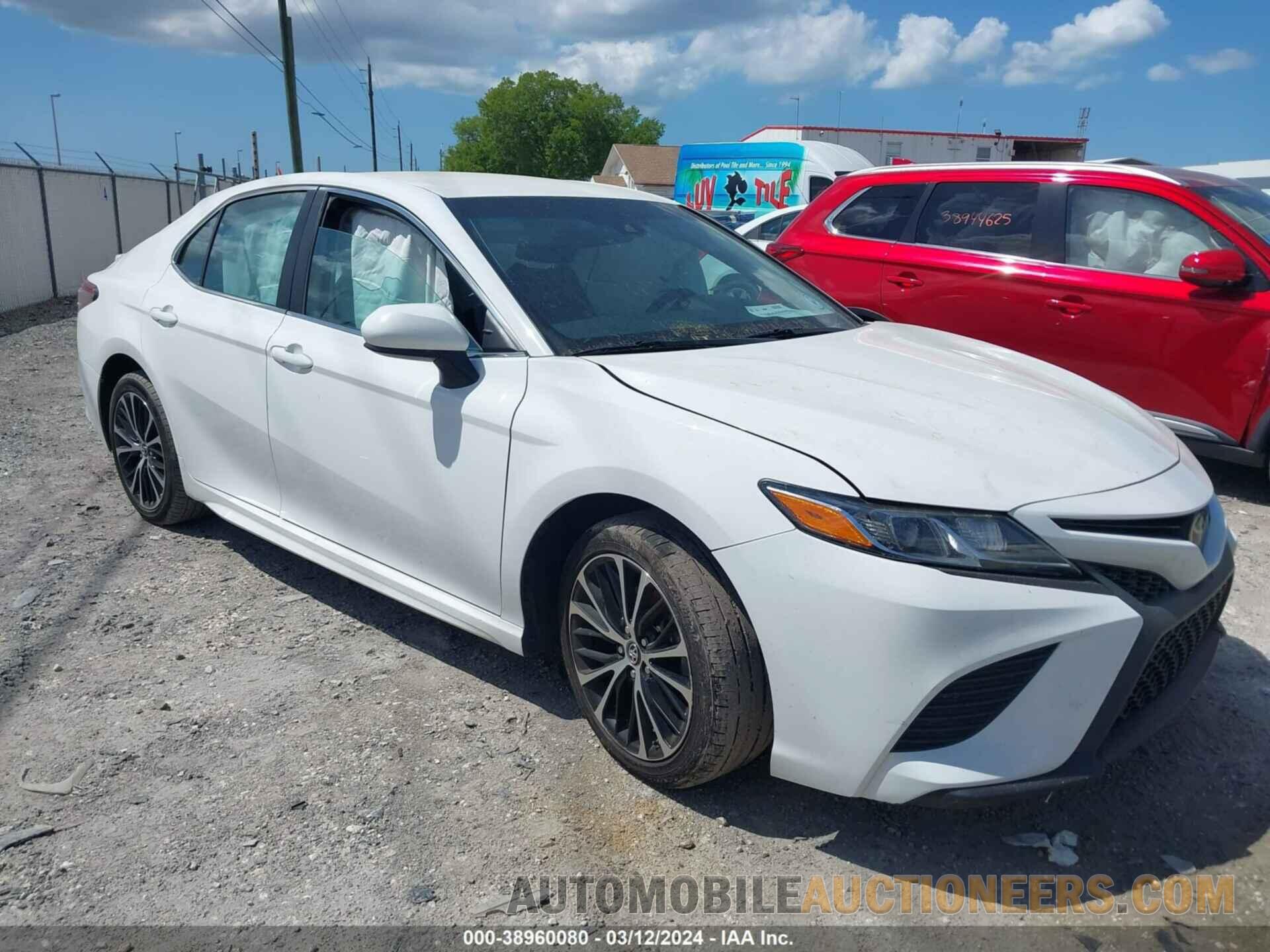 4T1B11HK9JU558601 TOYOTA CAMRY 2018