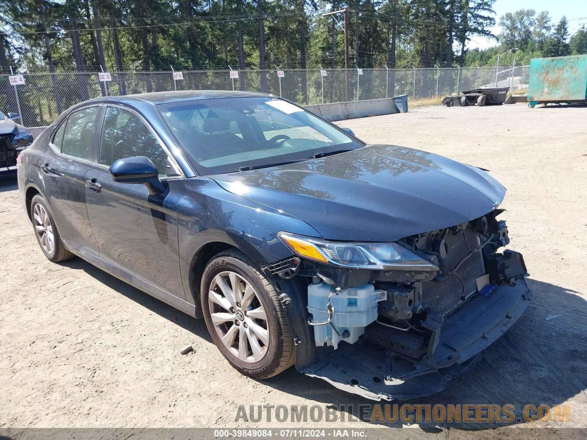 4T1B11HK9JU558761 TOYOTA CAMRY 2018