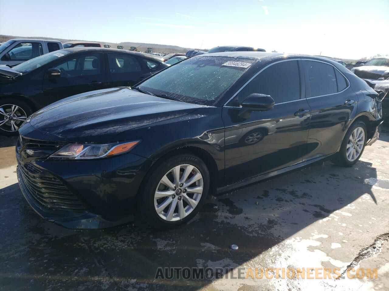 4T1B11HK9JU562244 TOYOTA CAMRY 2018