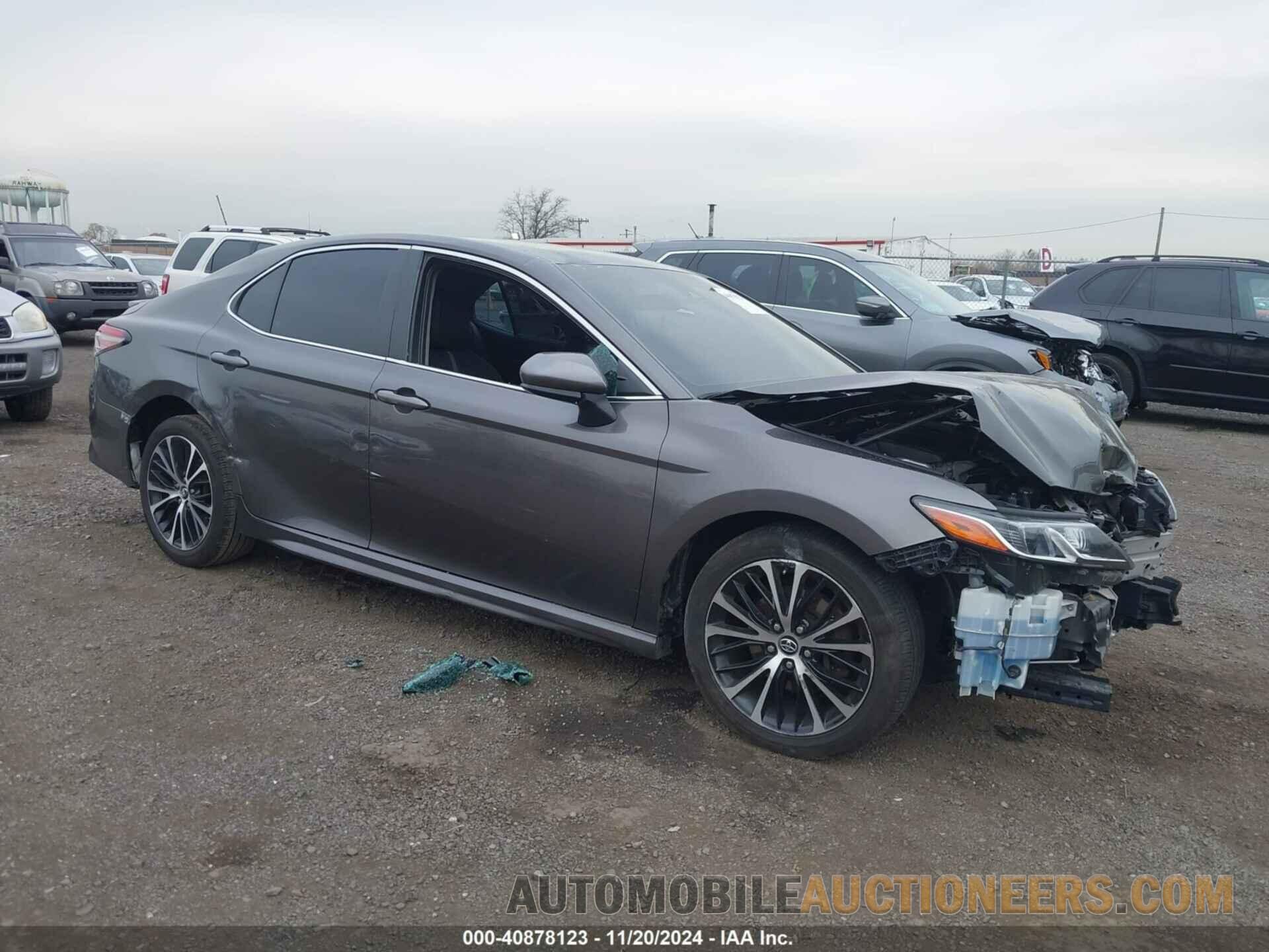 4T1B11HK9JU564480 TOYOTA CAMRY 2018