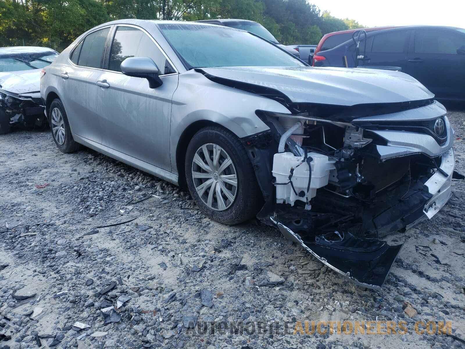 4T1B11HK9JU567623 TOYOTA CAMRY 2018