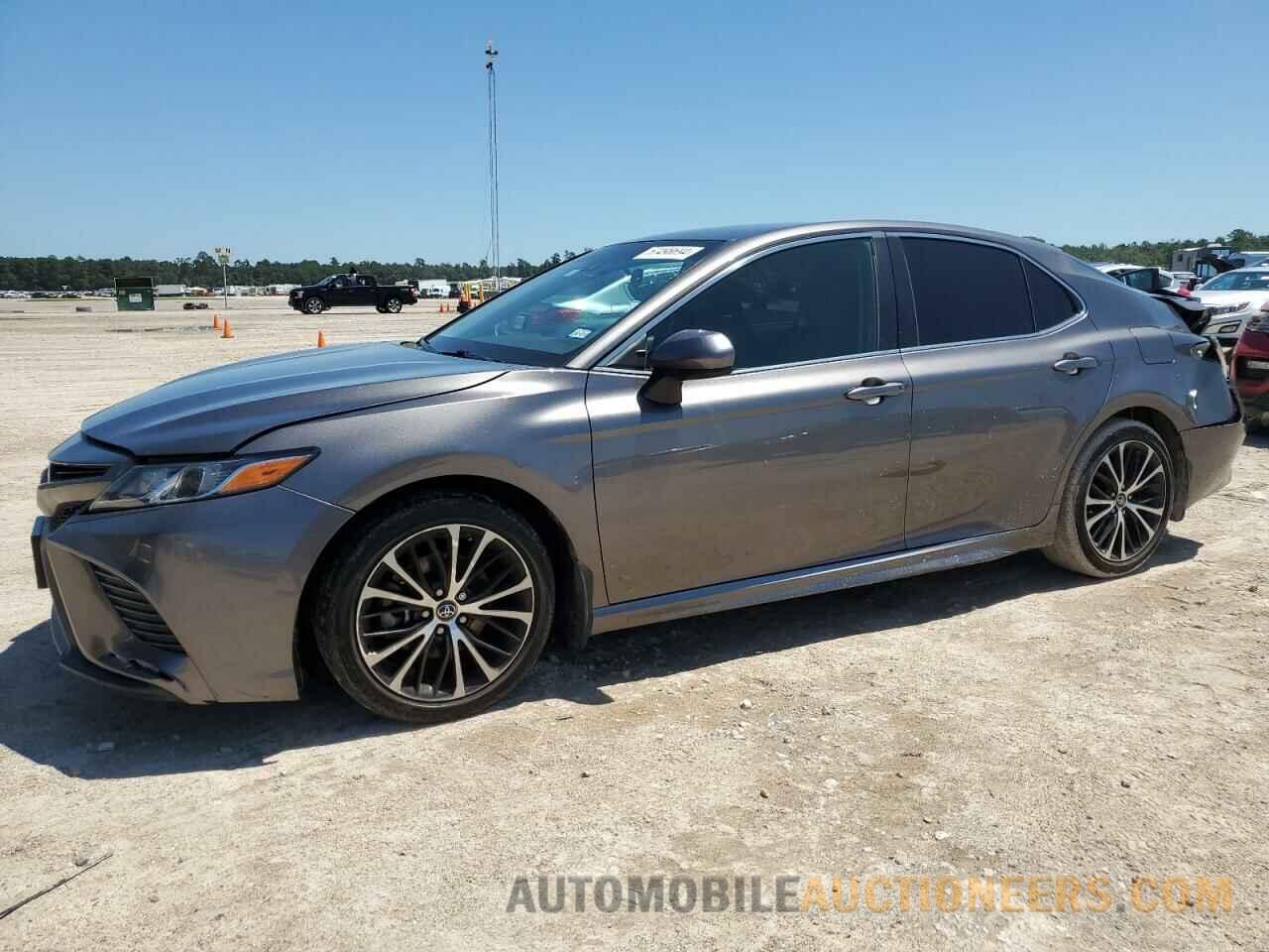 4T1B11HK9JU568044 TOYOTA CAMRY 2018