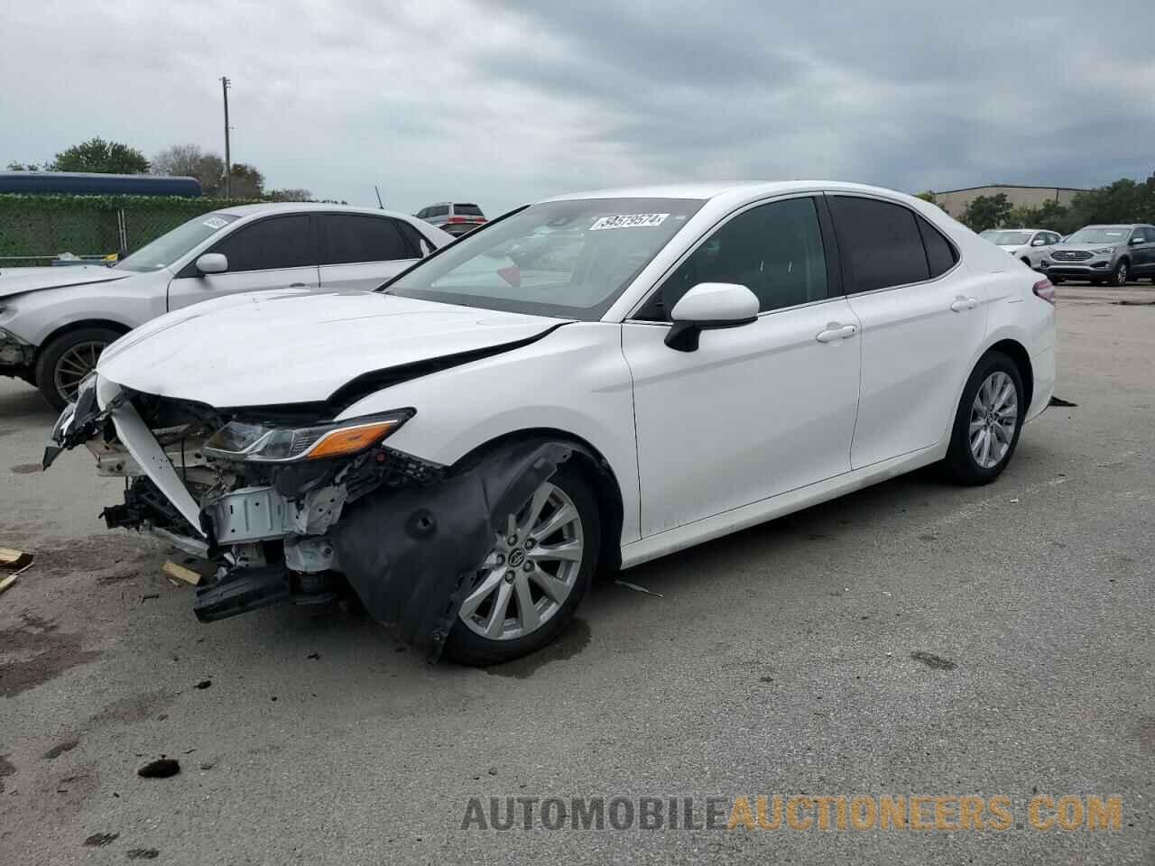 4T1B11HK9JU568545 TOYOTA CAMRY 2018