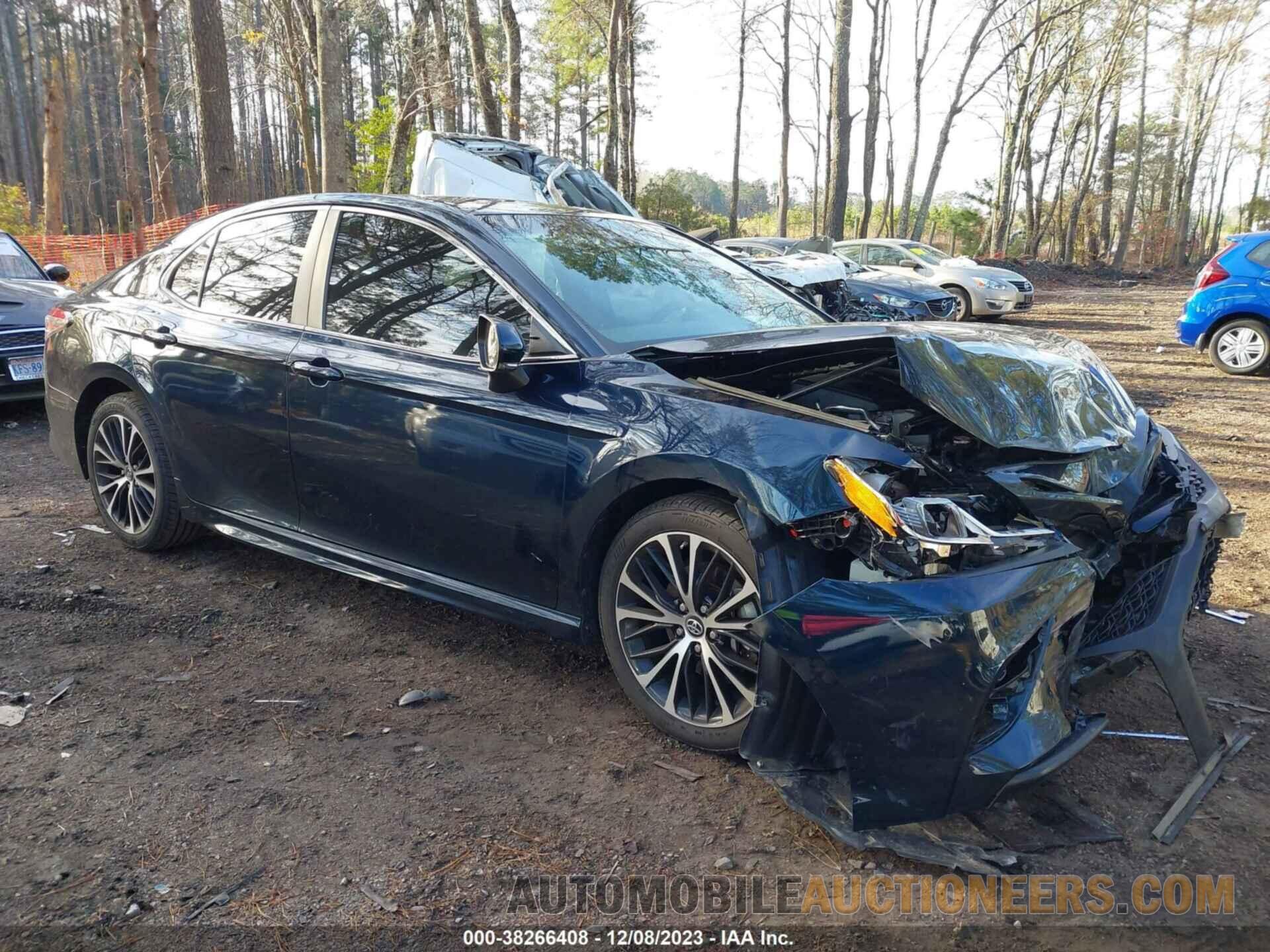 4T1B11HK9JU569386 TOYOTA CAMRY 2018