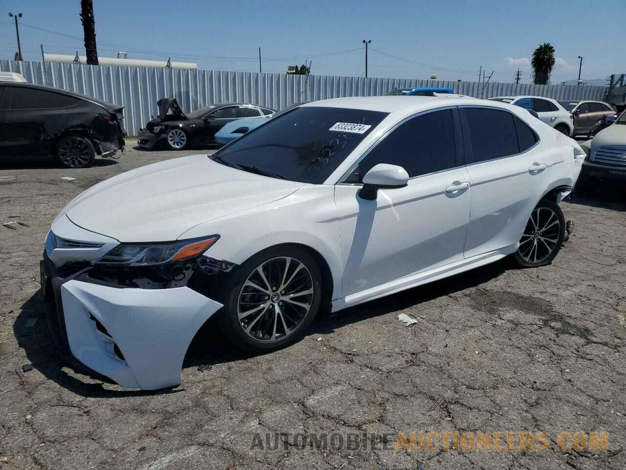 4T1B11HK9JU570621 TOYOTA CAMRY 2018