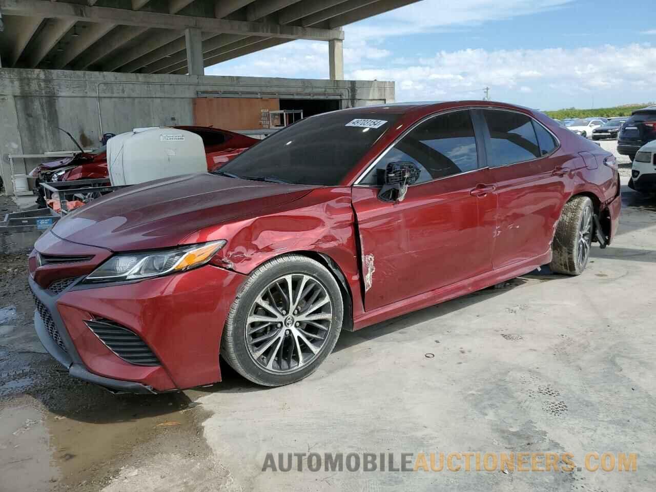 4T1B11HK9JU570909 TOYOTA CAMRY 2018