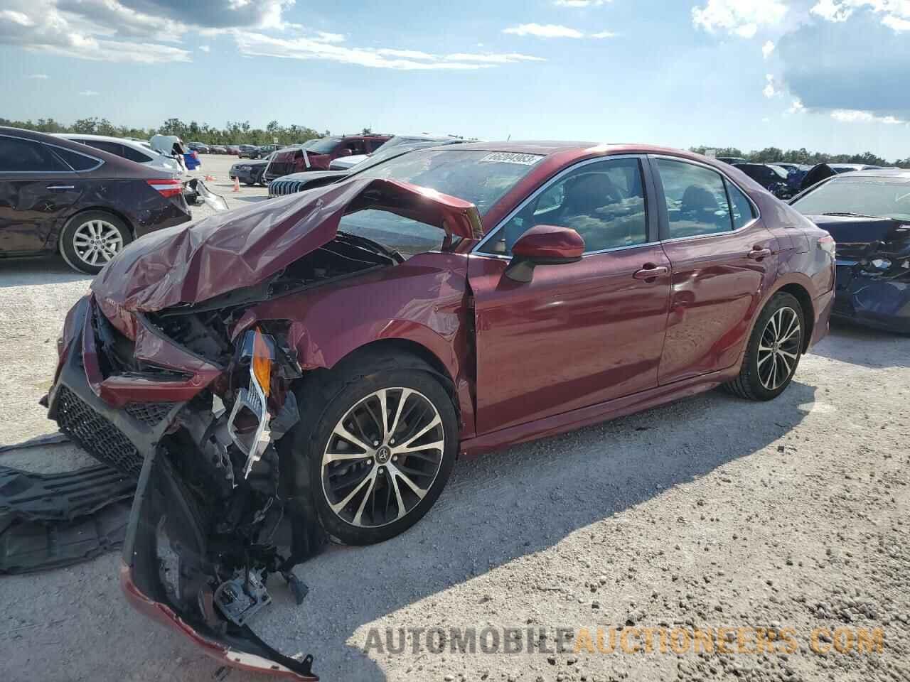 4T1B11HK9JU575902 TOYOTA CAMRY 2018