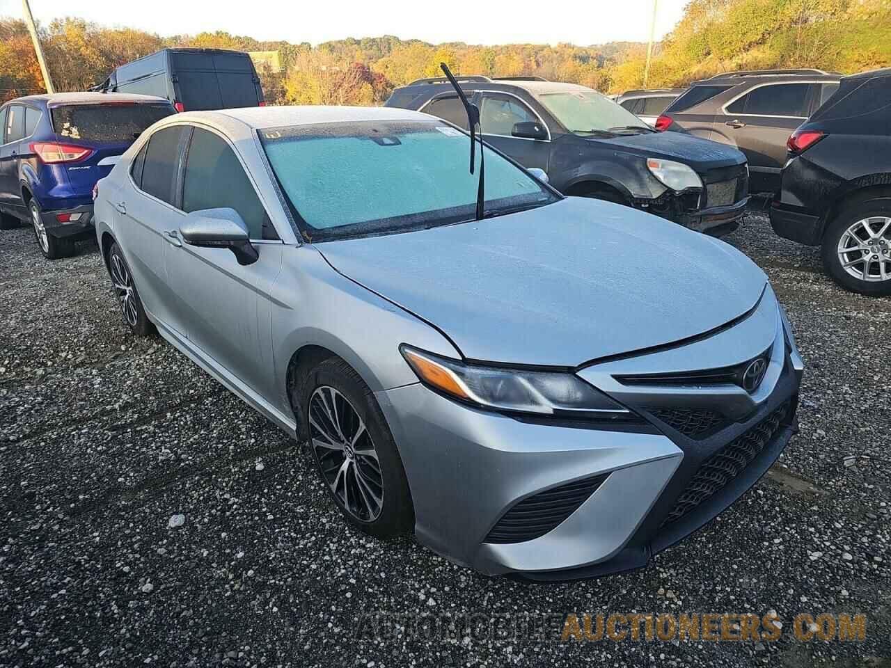 4T1B11HK9JU576855 TOYOTA CAMRY 2018