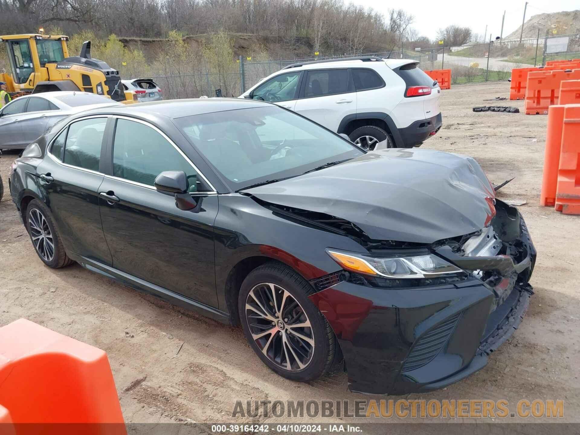 4T1B11HK9JU578542 TOYOTA CAMRY 2018