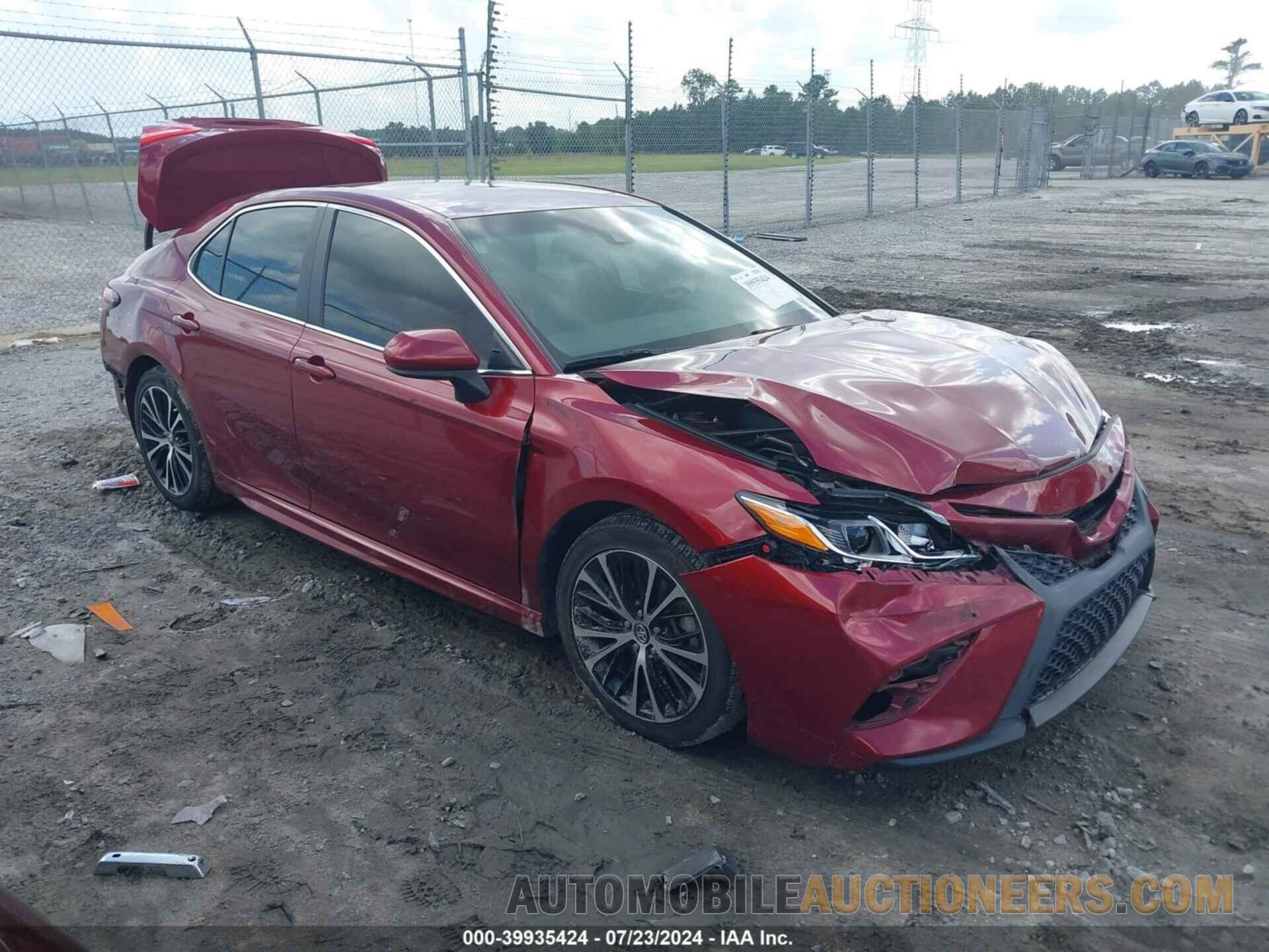 4T1B11HK9JU580484 TOYOTA CAMRY 2018