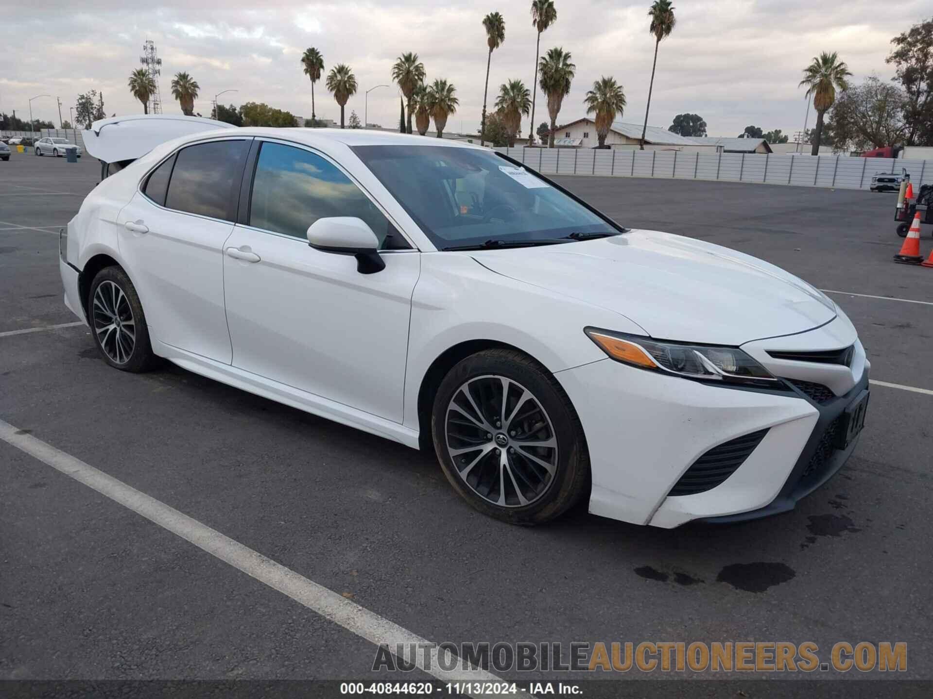 4T1B11HK9JU580937 TOYOTA CAMRY 2018