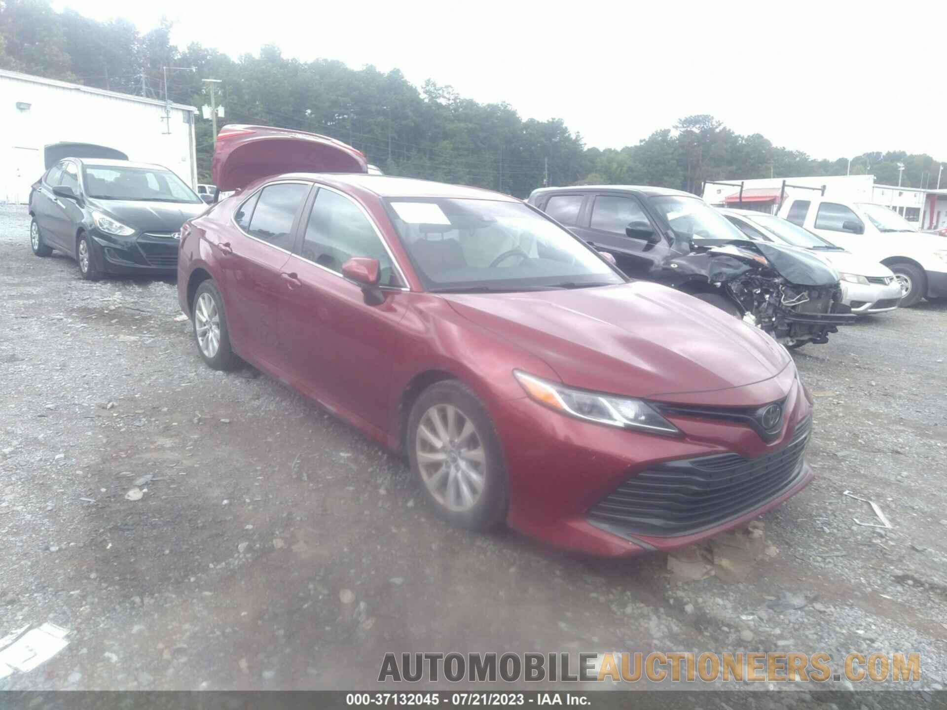 4T1B11HK9JU581201 TOYOTA CAMRY 2018