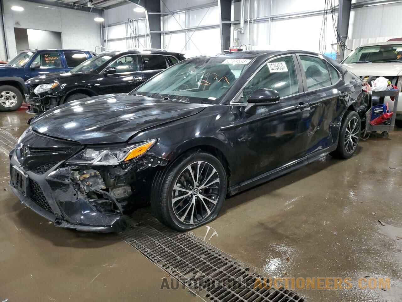 4T1B11HK9JU581795 TOYOTA CAMRY 2018