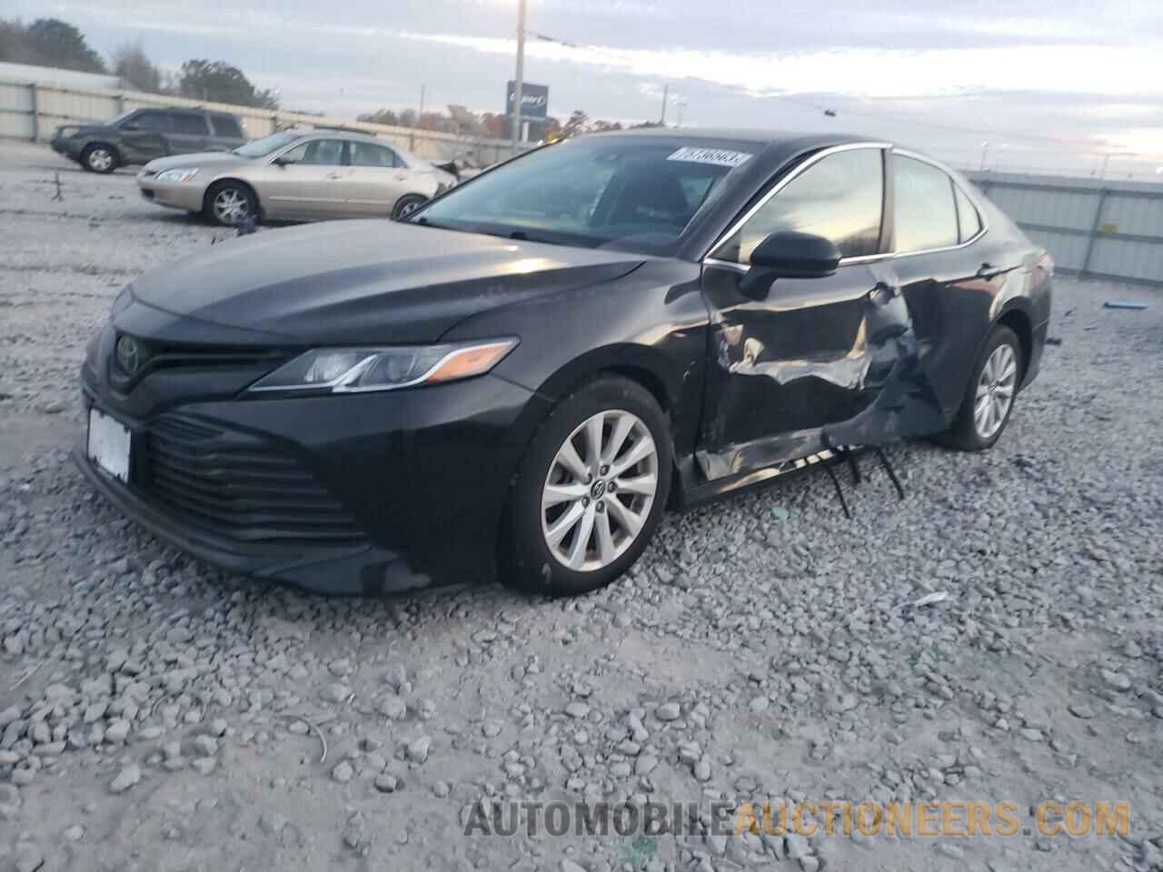 4T1B11HK9JU584793 TOYOTA CAMRY 2018