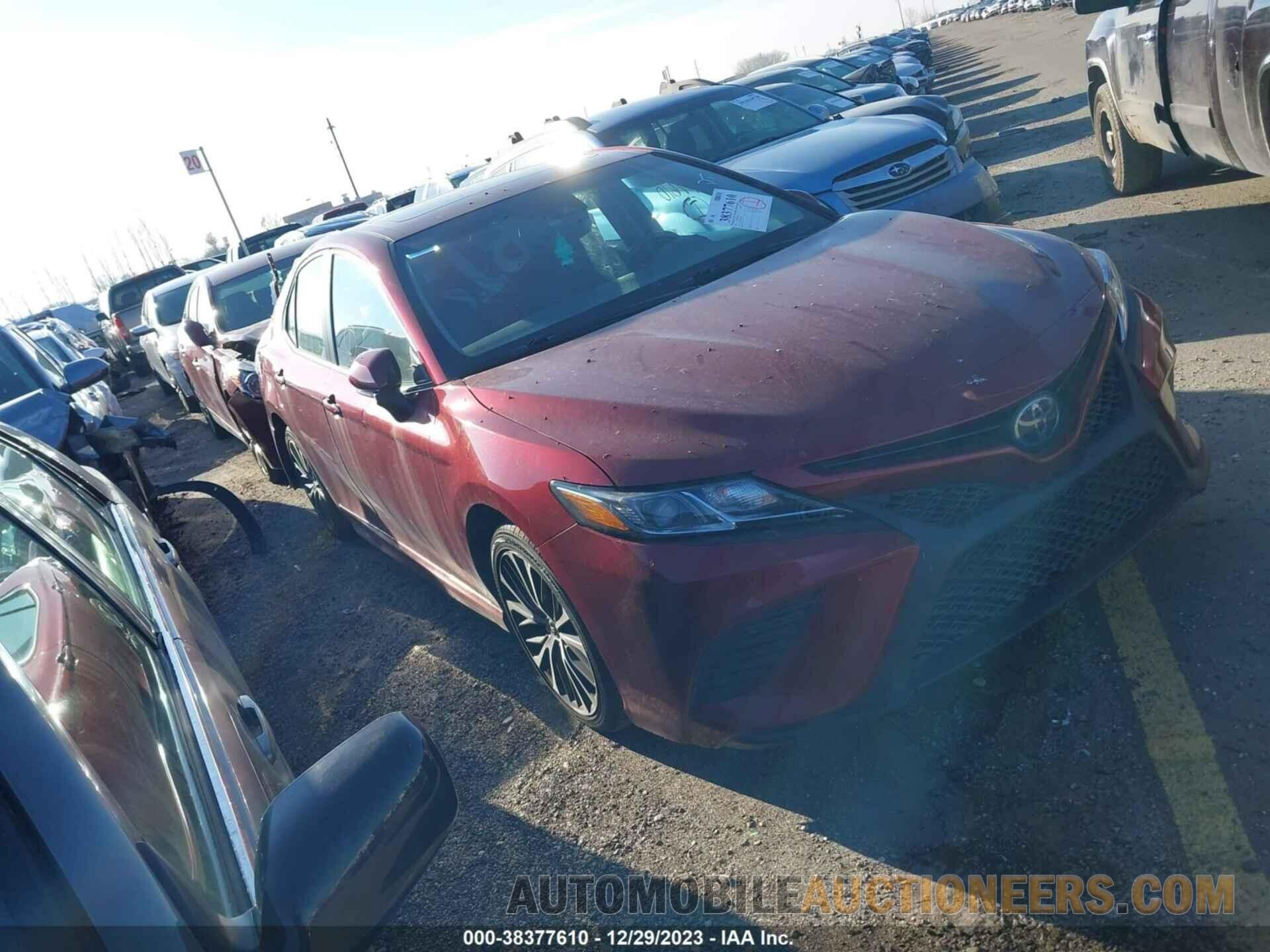 4T1B11HK9JU587631 TOYOTA CAMRY 2018