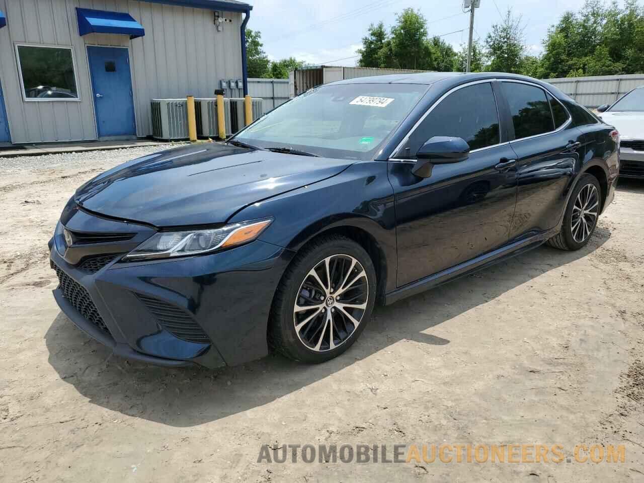 4T1B11HK9JU587662 TOYOTA CAMRY 2018