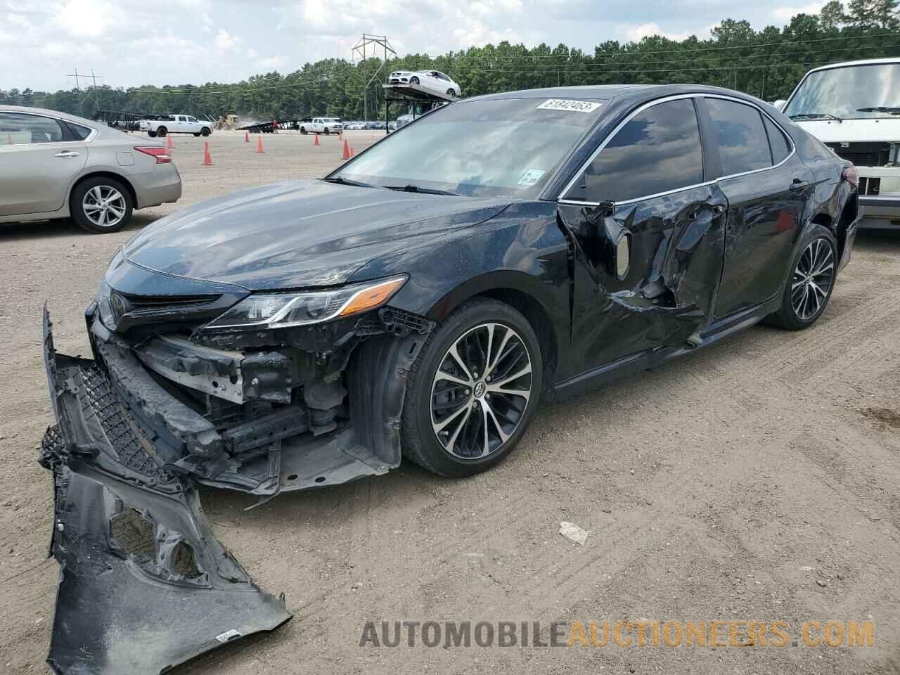 4T1B11HK9JU590092 TOYOTA CAMRY 2018