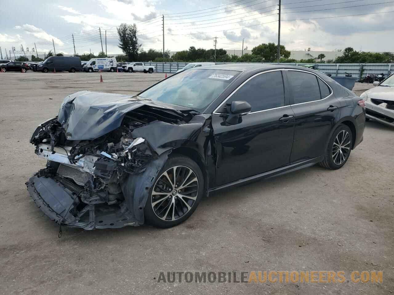 4T1B11HK9JU590254 TOYOTA CAMRY 2018