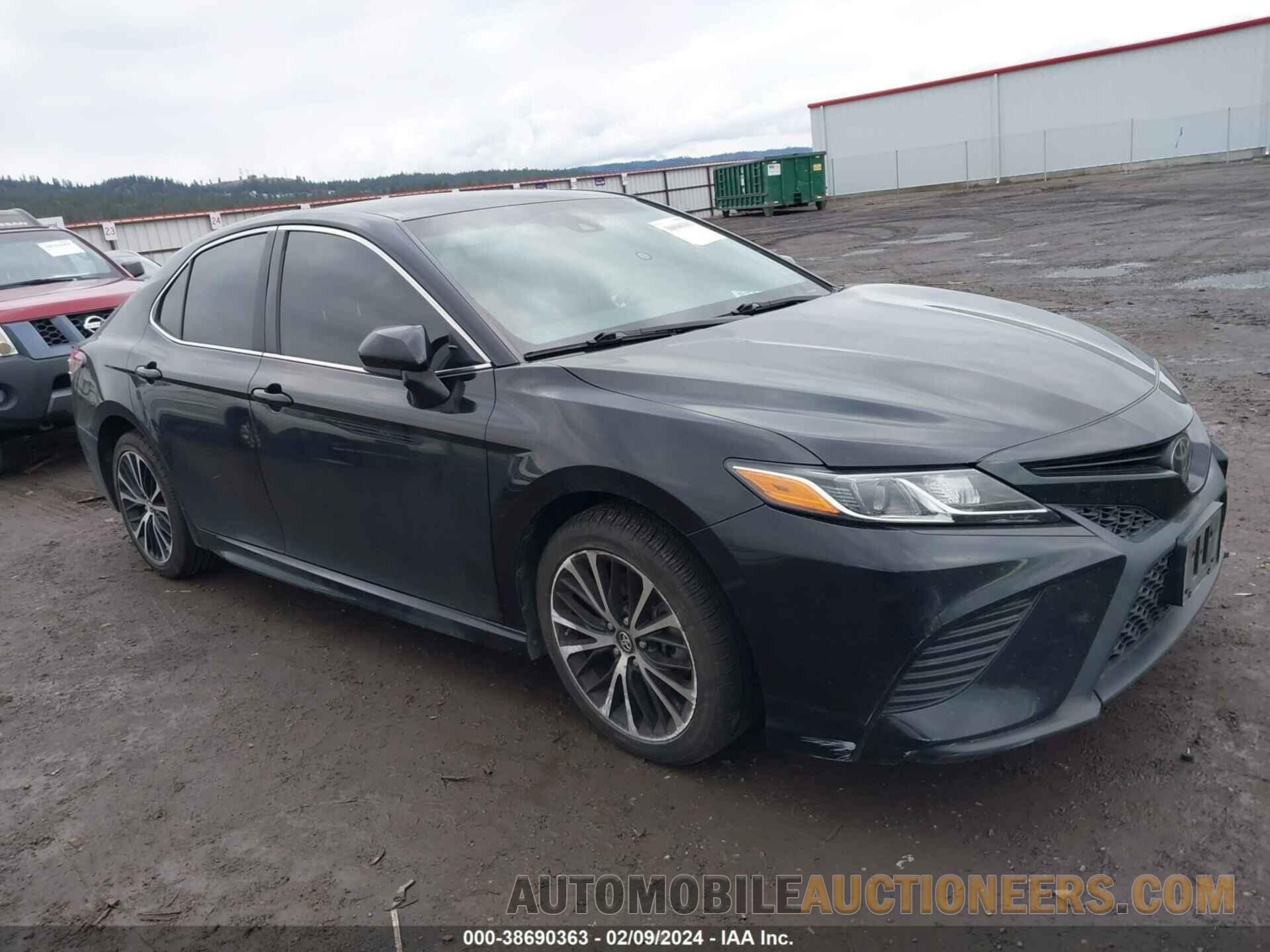 4T1B11HK9JU590710 TOYOTA CAMRY 2018