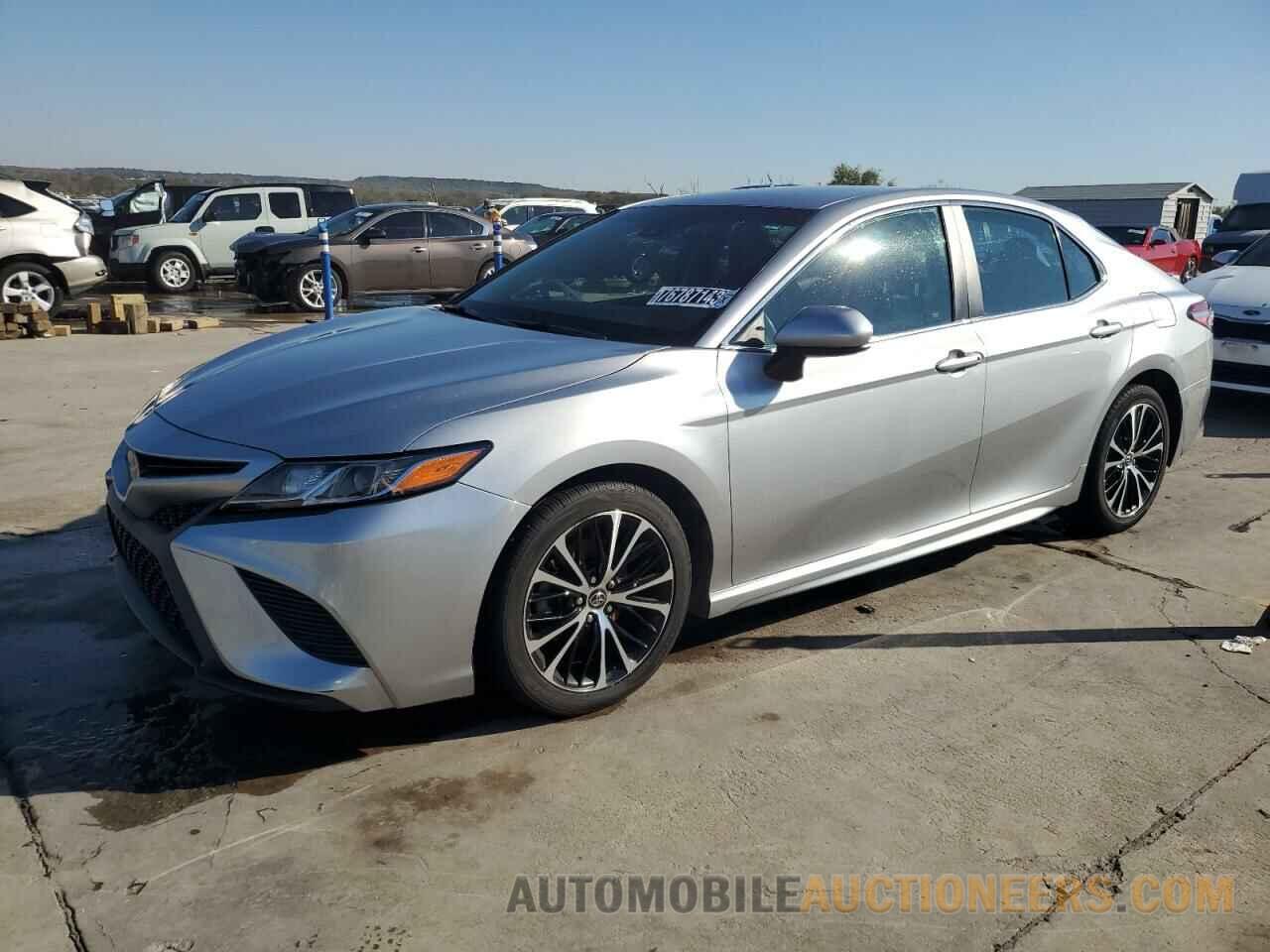 4T1B11HK9JU591078 TOYOTA CAMRY 2018