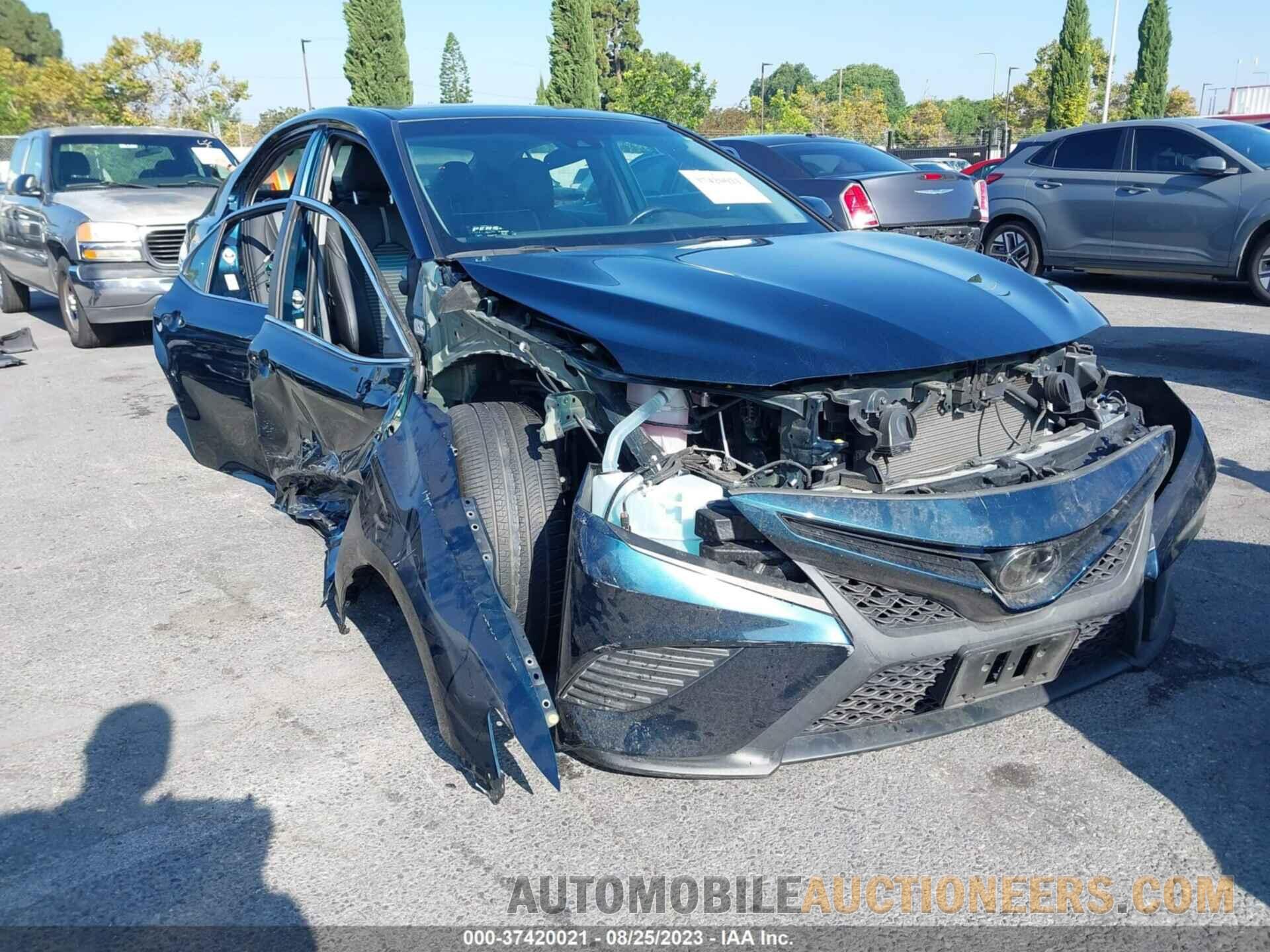 4T1B11HK9JU596197 TOYOTA CAMRY 2018