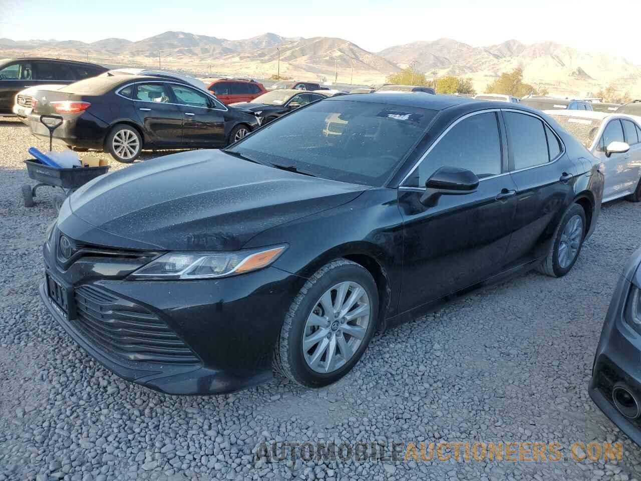 4T1B11HK9JU597981 TOYOTA CAMRY 2018