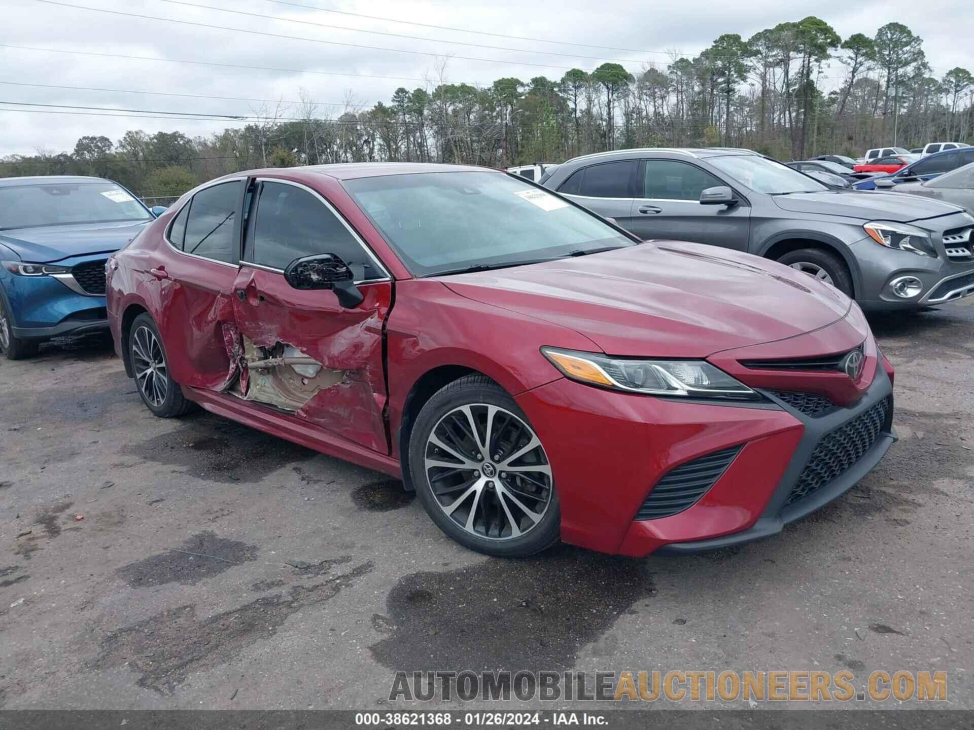 4T1B11HK9JU598192 TOYOTA CAMRY 2018