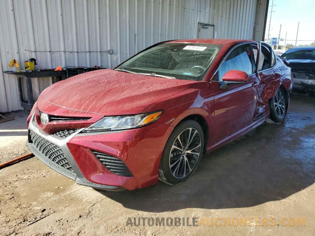 4T1B11HK9JU600930 TOYOTA CAMRY 2018