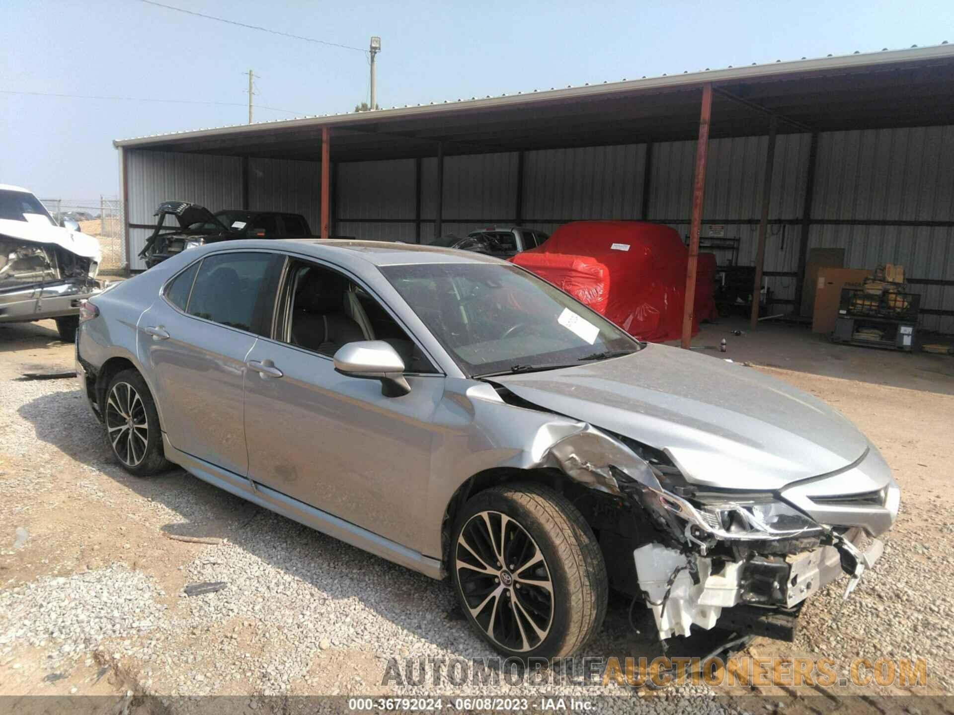 4T1B11HK9JU605822 TOYOTA CAMRY 2018