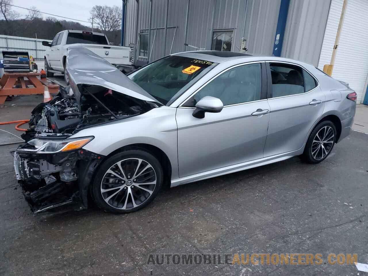 4T1B11HK9JU610387 TOYOTA CAMRY 2018