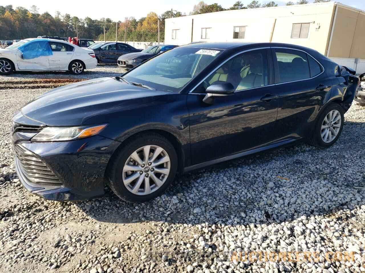 4T1B11HK9JU610809 TOYOTA CAMRY 2018