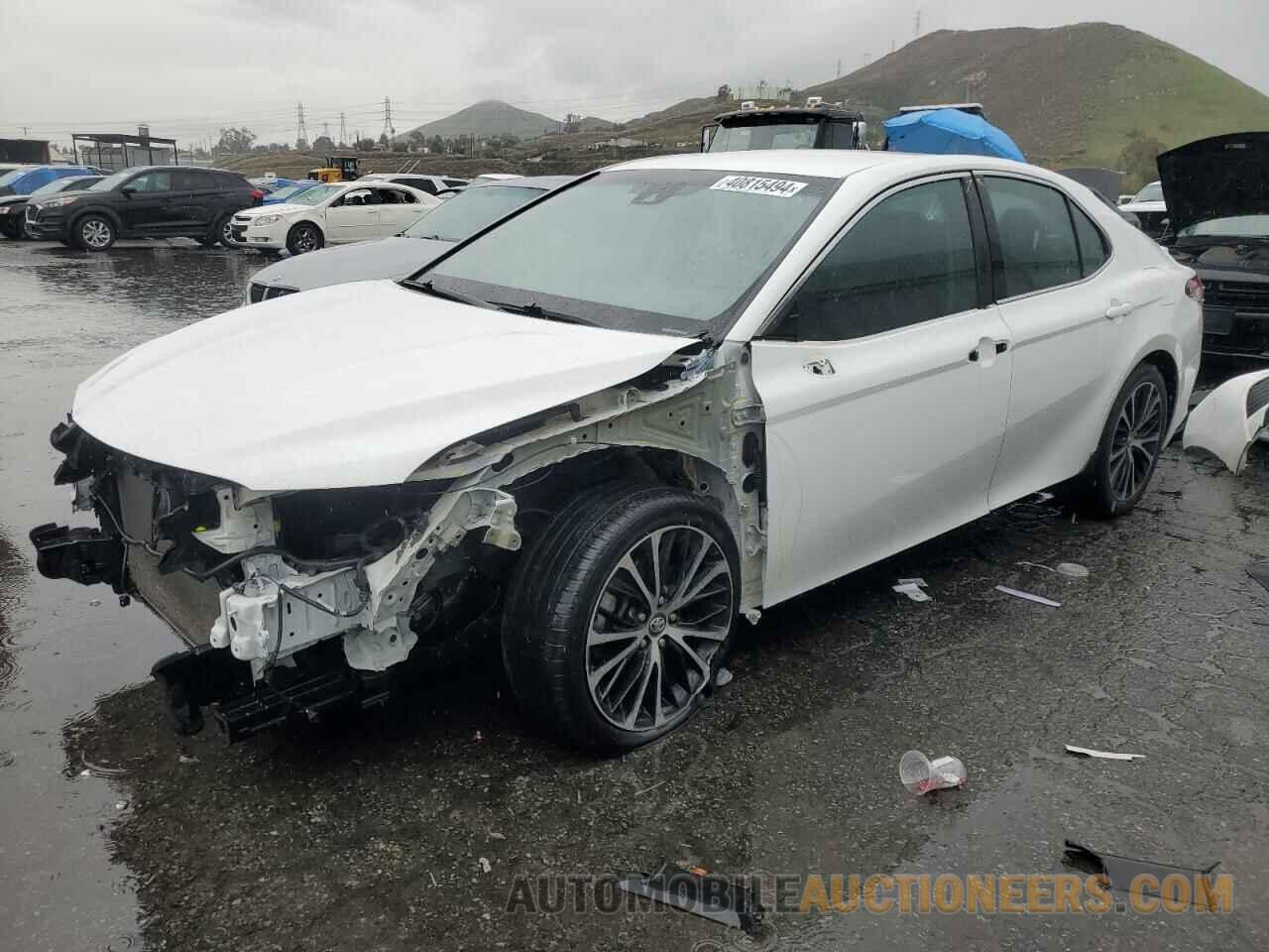 4T1B11HK9JU612737 TOYOTA CAMRY 2018