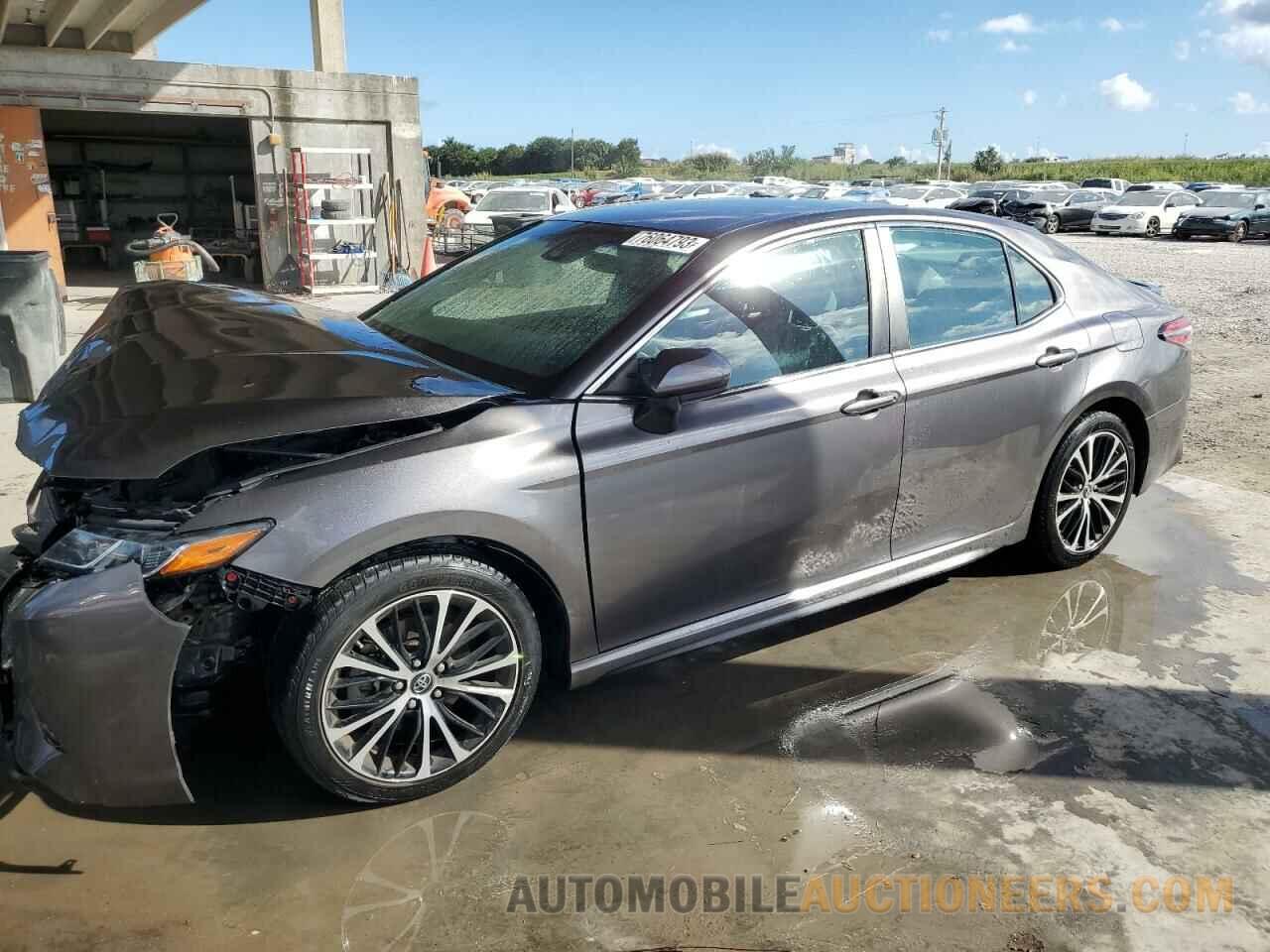 4T1B11HK9JU613130 TOYOTA CAMRY 2018