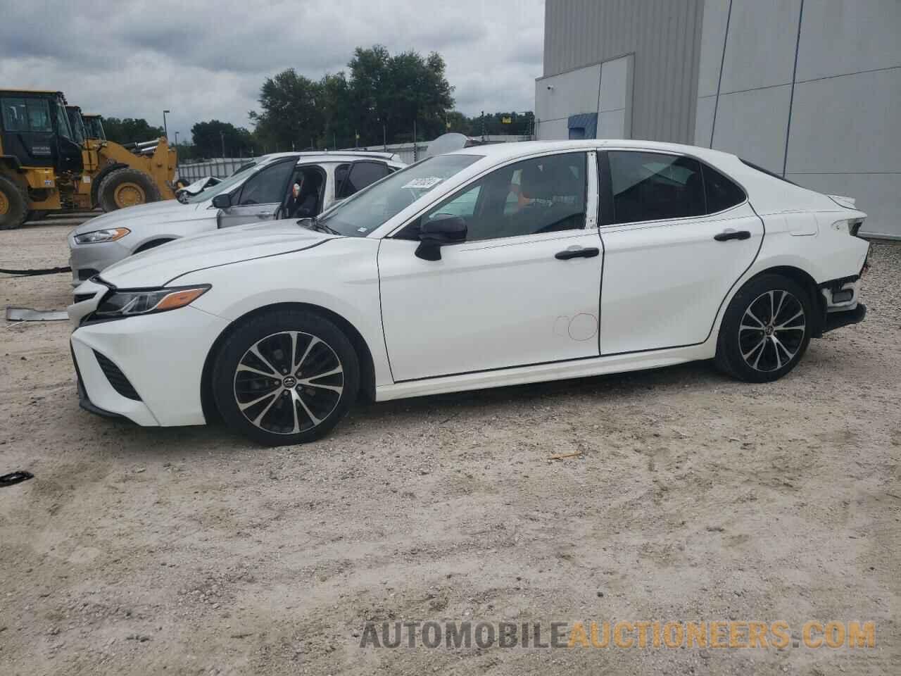 4T1B11HK9JU614259 TOYOTA CAMRY 2018