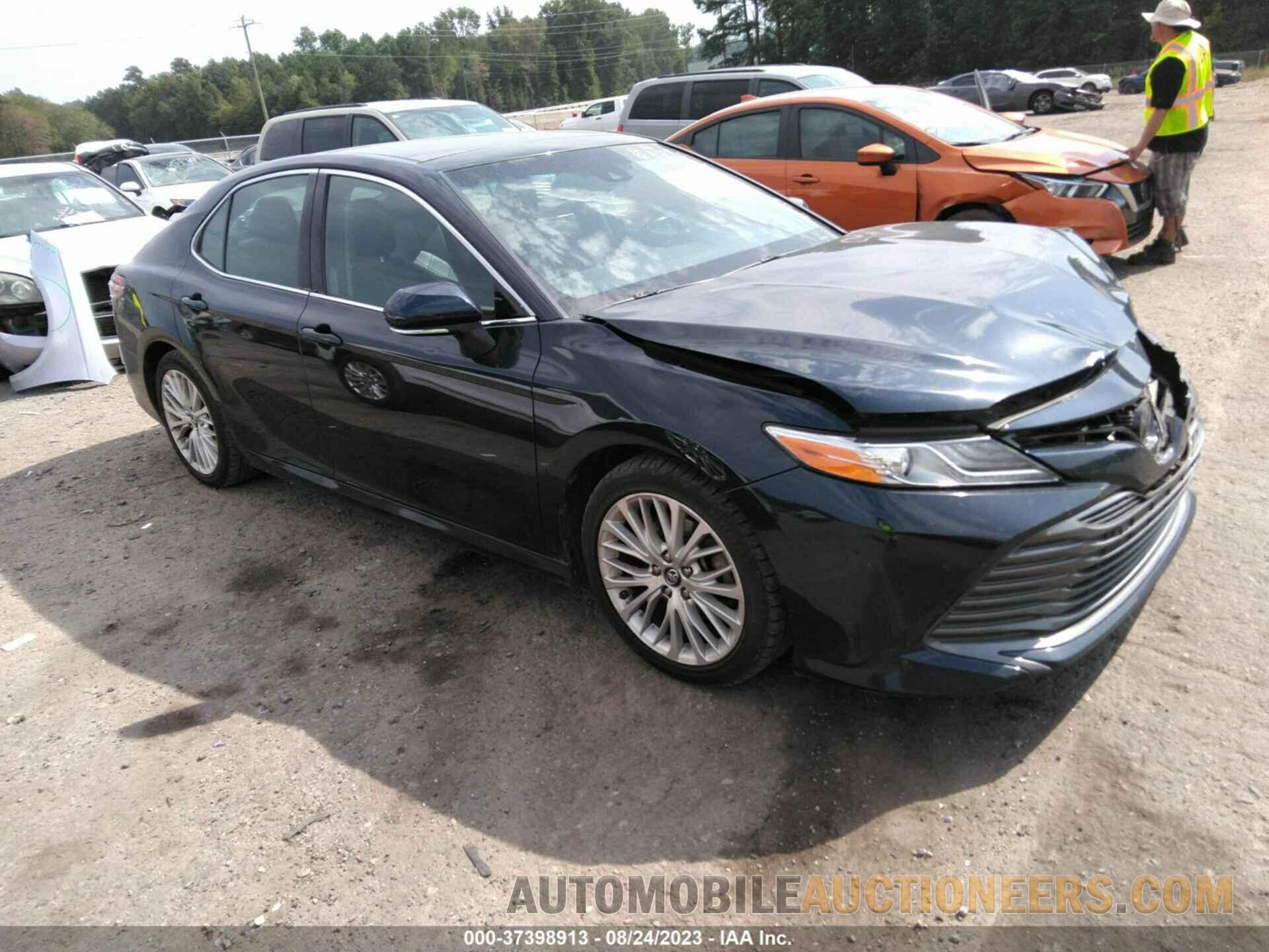 4T1B11HK9JU615606 TOYOTA CAMRY 2018