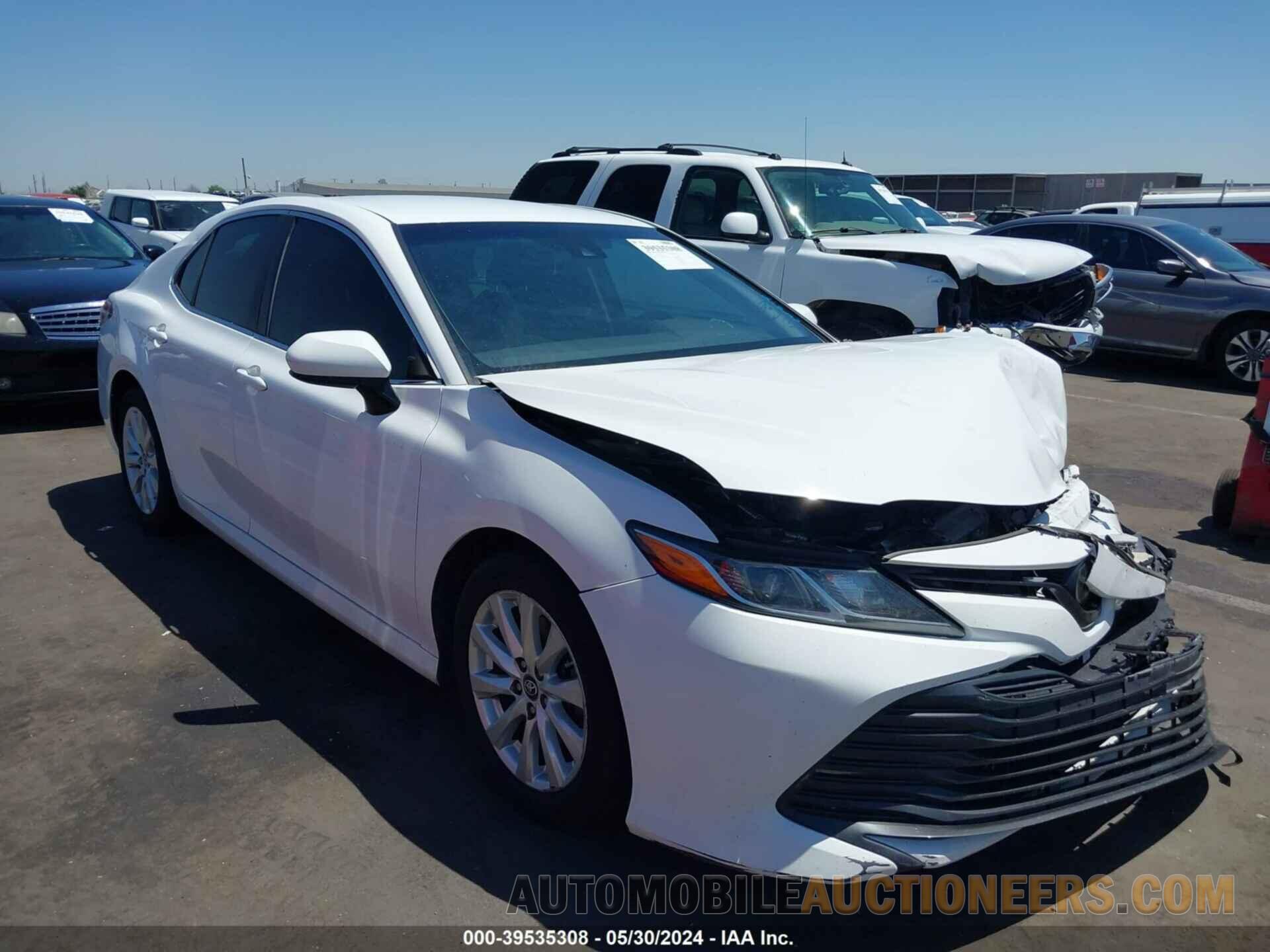 4T1B11HK9JU616481 TOYOTA CAMRY 2018